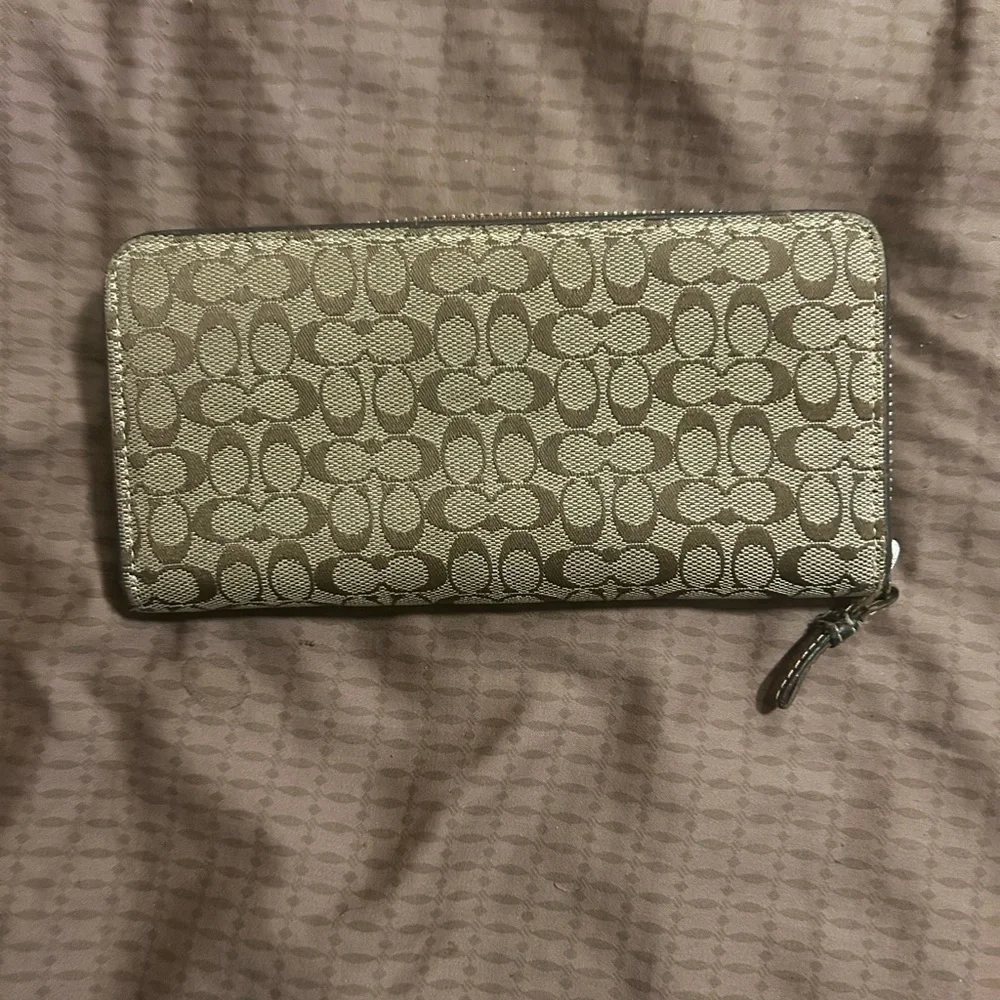 Coach Wallet - Picture 2 of 12